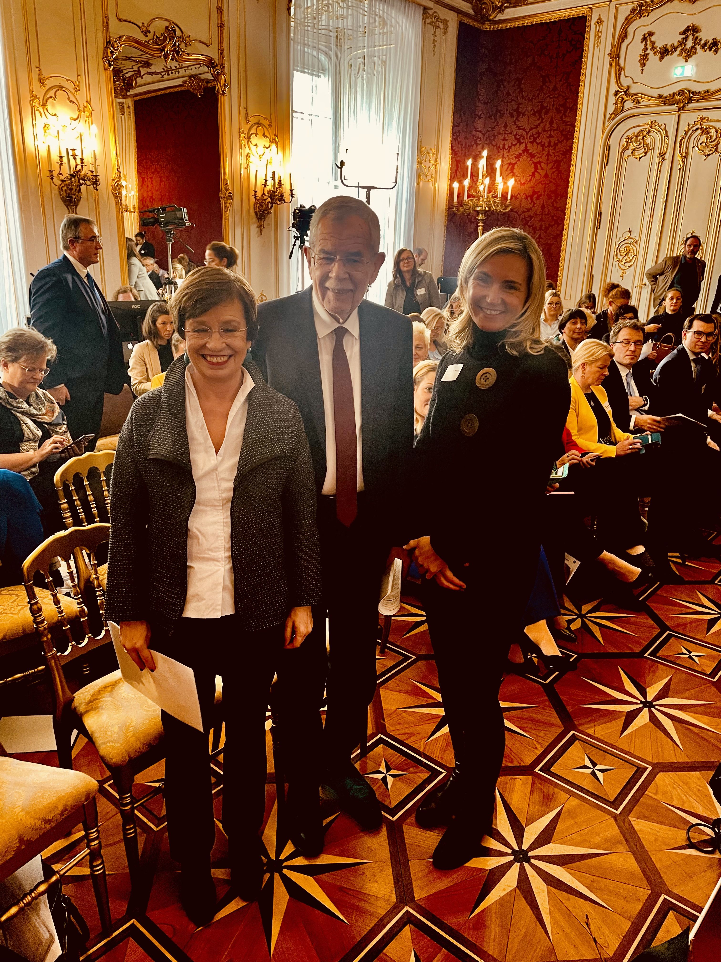 v.l.: Doris Schmidauer, Alexander Van der Bellen und Sabine Bodner