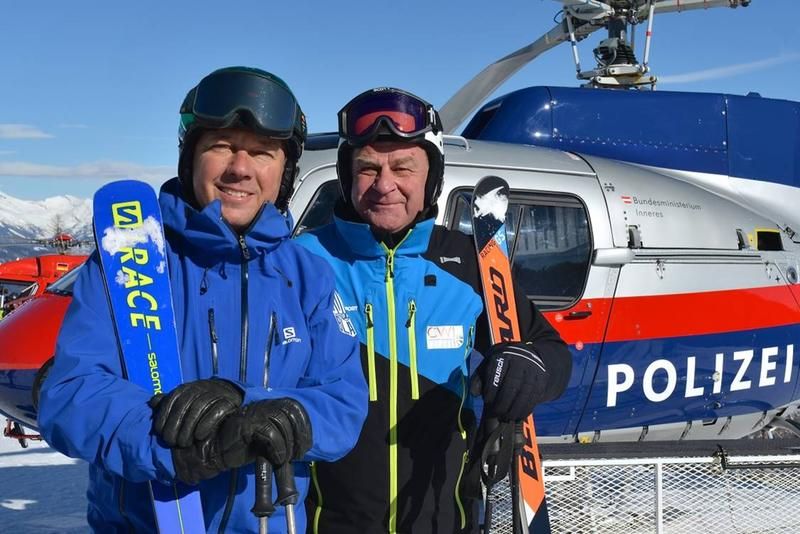 Fitz Strobl (li) war am Spittaler Hausberg in seinem Metier, mit dabei auch der ehemalige Direktor des Fritz Strobl Schulzentrums, Siegfried Grutschnig.