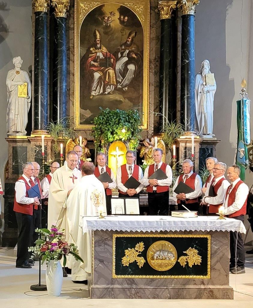 Schl&uuml;ssel&uuml;bergabe Foto: Gemeinde Virgen