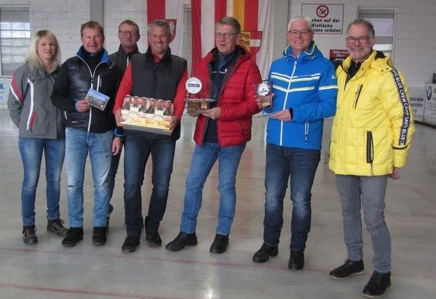 Liesertaler Polizisten sind Eisstock-Bezirksmeister