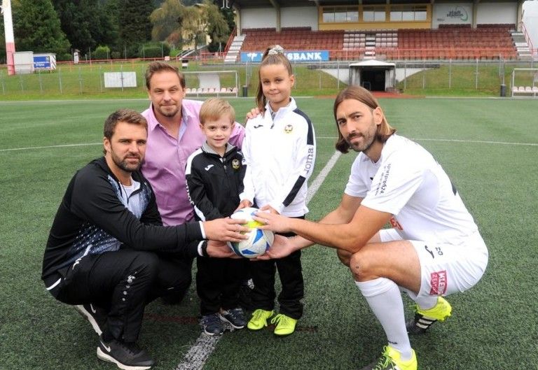 Der Ehrenankick wird zum &bdquo;Kinderspiel&ldquo;