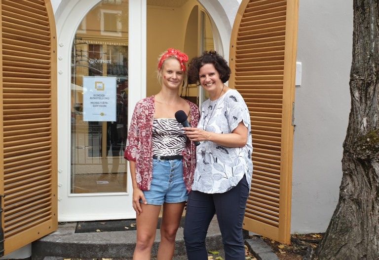 Finnische Flugakrobatik auf dem Hauptplatz