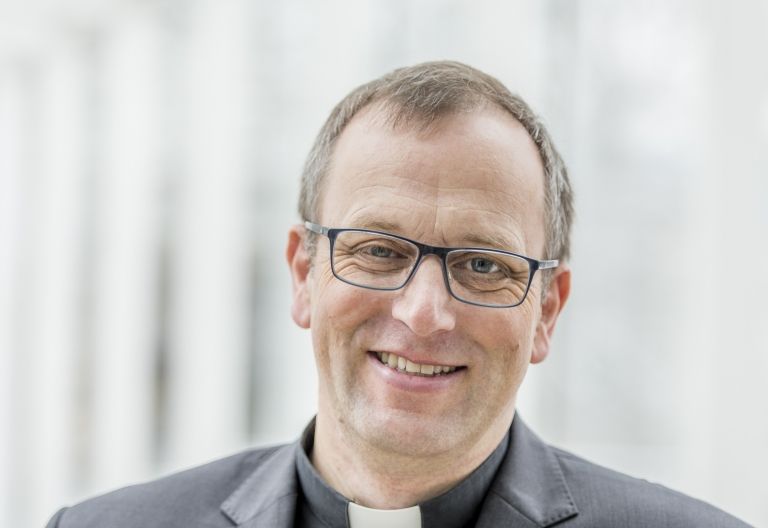 Bischofsvikar Jakob B&uuml;rgler unterwegs in Kenia