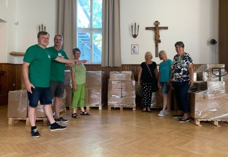 Acht Paletten voller Hilfe