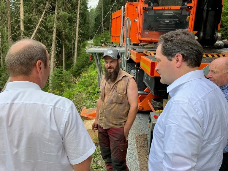 BM Totschnig sagt weitere Mittel aus Waldfonds f&uuml;r Tirol zu