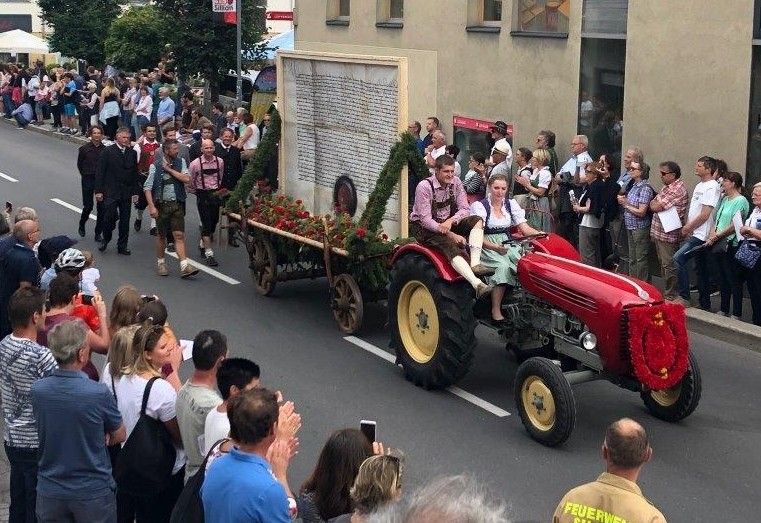 Sillian 550: Festumzug begeisterte Zuschauermassen
