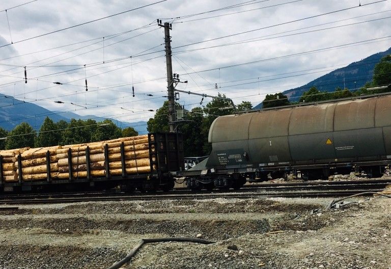 Auch der G&uuml;terverkehr rollt auf Pustertalschiene 