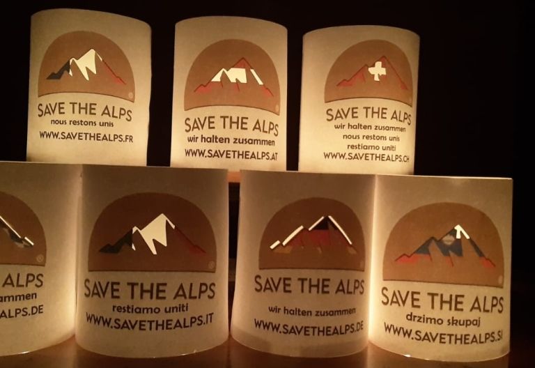 Mahnfeuer gegen W&ouml;lfe