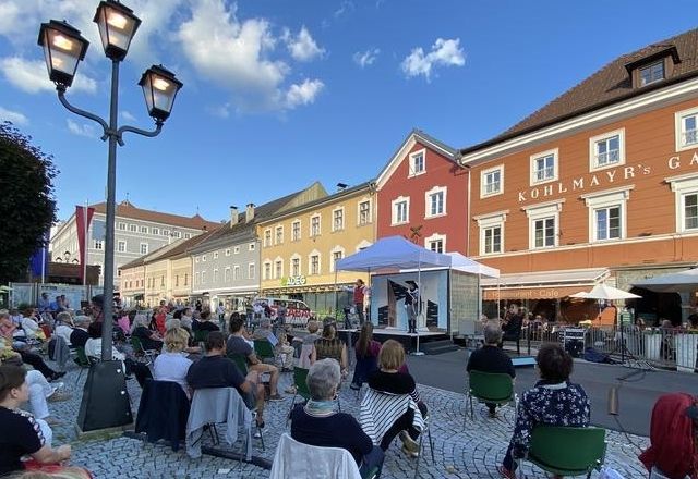 Eine "Corom&ouml;die" geht auf Reisen