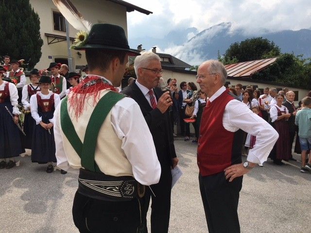 Ehrung f&uuml;r 60 Jahre Singen im Kirchenchor