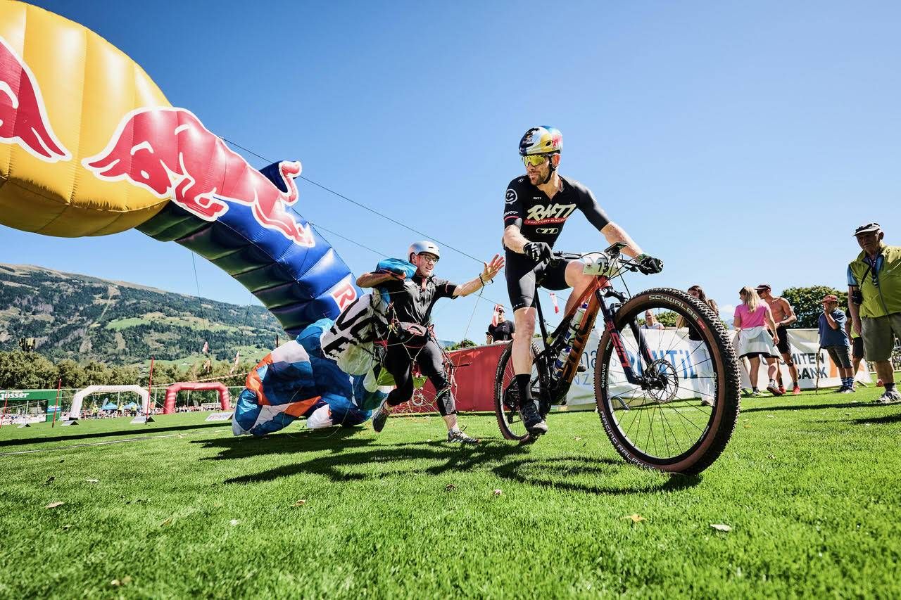 Vier Disziplinen &ndash; ein Ziel: der Red Bull Dolomitenmann z&auml;hlt zu den h&auml;rtesten Teambewerben der Welt. Fotos: Red Bull Contentpool