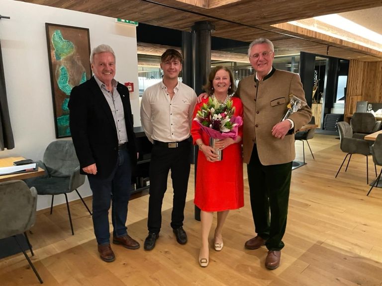 Charity-Ausstellung in Sillian brachte 3.000 Euro 