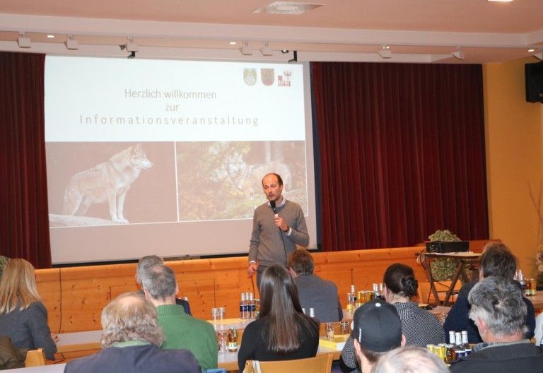 Gro&szlig;es Interesse an der Diskussion &uuml;ber den Wolf im Defereggental