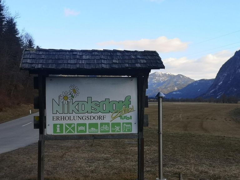 Sperre der Nikolsdorfer Landesstra&szlig;e ab Montag