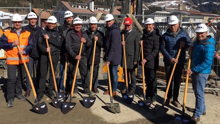 Spatenstich f&uuml;r neue Bahnhofsbr&uuml;cke in Sillian
