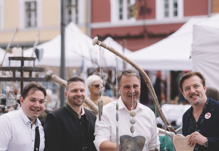 SP&Ouml;-Chef Babler besucht Kunsthandwerksmarkt in Gm&uuml;nd