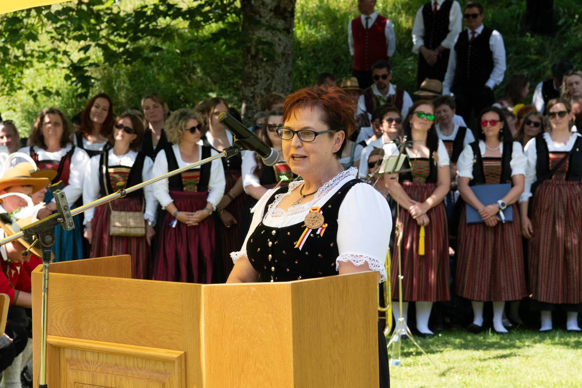 &bdquo;So ein Fest erinnert einen daran, wie wichtig Kultur und Ehrenamt f&uuml;r unser Zusammenleben sind&ldquo;, sagte Gauobfrau Andrea Guggenberger. Hinter jedem Chor stehen Leute, die Zeit, Leidenschaft und Engagement investieren um diese wertvolle Tradition lebendig zu halten.