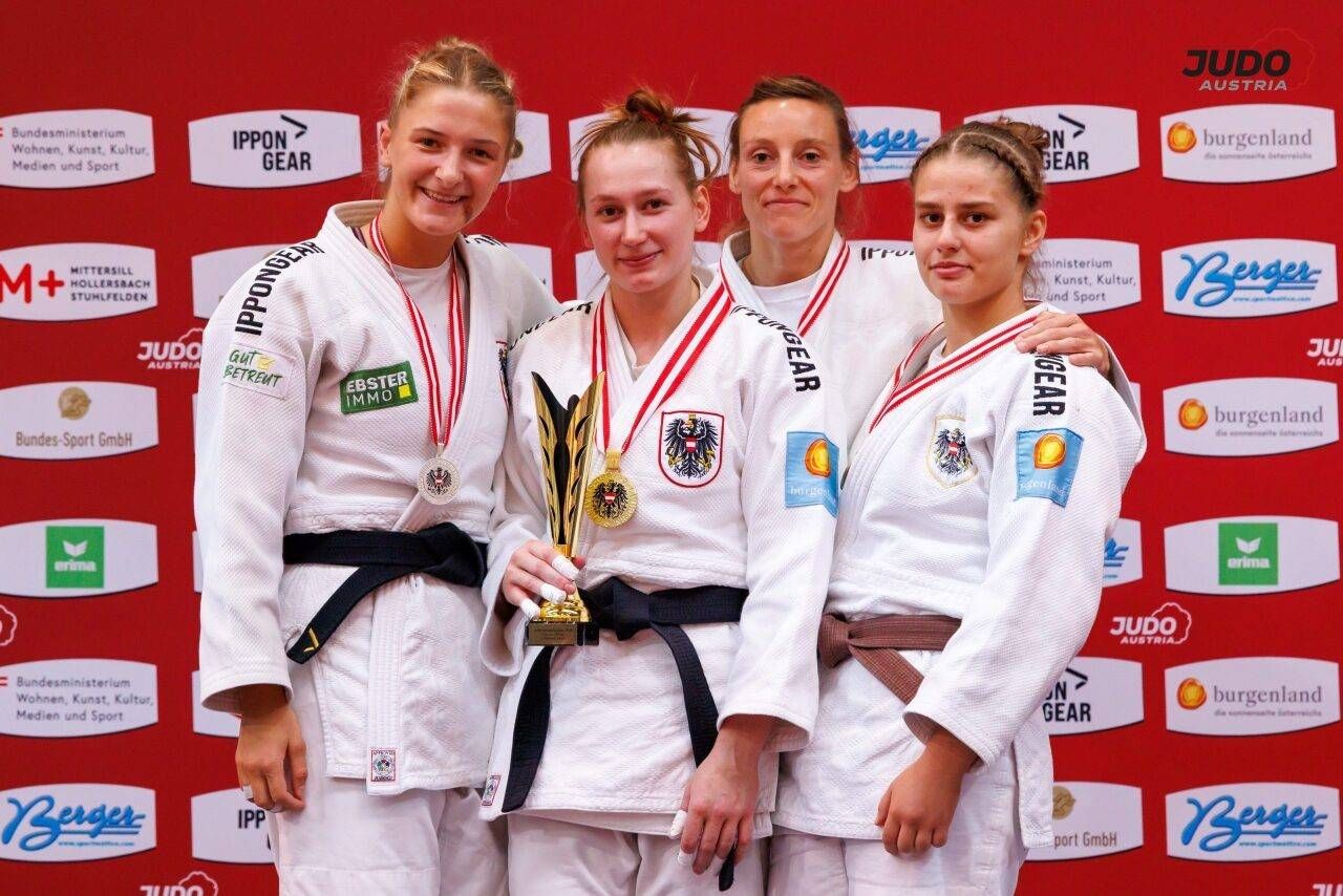 Bronze auch f&uuml;r Christina Raffler (2. von rechts)