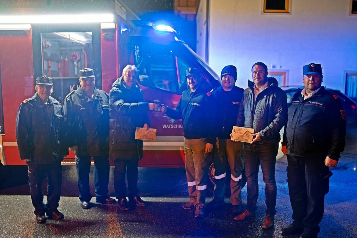 V. l.: AFK Robert Koppensteiner, BFK Herbert Zimmermann, Bgm Leopold Astner, Kommandant Rainer Hubmann, sein Stellvertreter. Raphael Schaar, StR Wolfgang Wallner und GFK Bernhard Tschelie&szlig;nig. Foto: Cian Baumgartner, Text: LM Matthias Warmuth