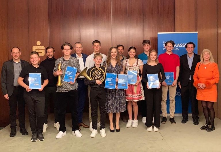 Lienzer Sparkasse zeichnet wieder junge Talente aus