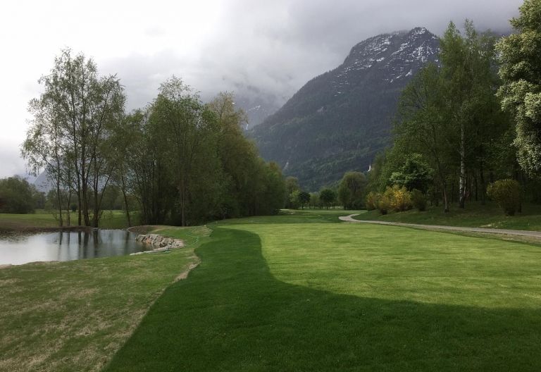 Golfspieler d&uuml;rfen ab Freitag abschlagen