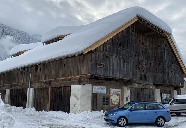 Starker Schneefall am Wochenbeginn gemeldet. 