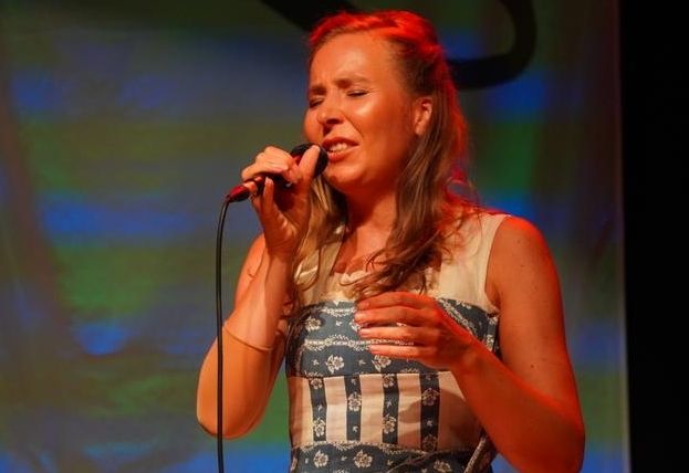 13. La Guitarra esencial ... The Power of Austria 