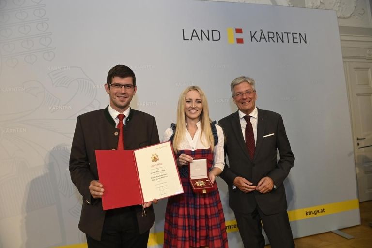 Gro&szlig;es Ehrenzeichen f&uuml;r Melissa Naschenweng