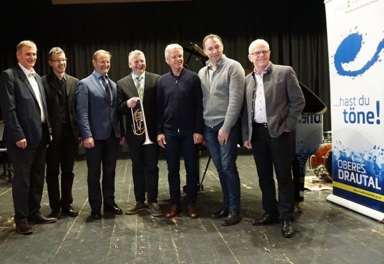 &bdquo;Unser neues Klavier ist angekommen!&ldquo; 