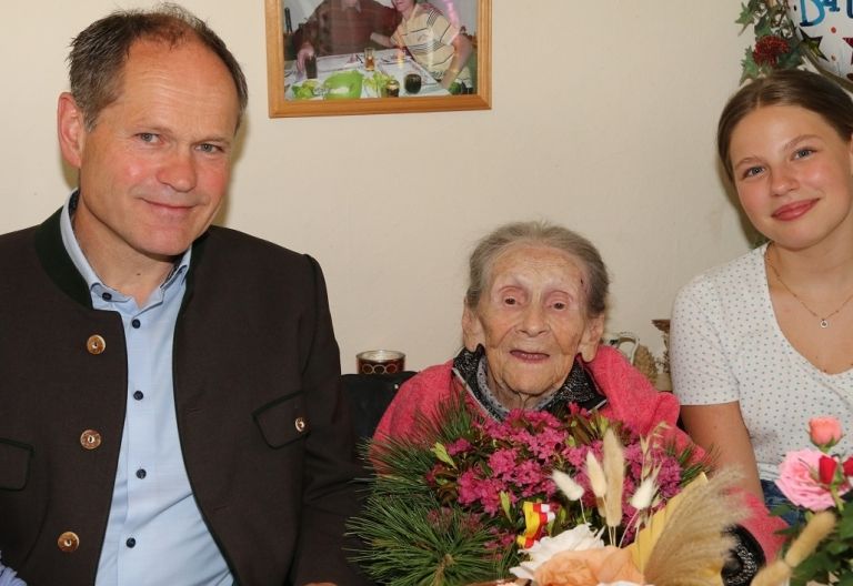 Gro&szlig;kirchheim feiert sine Hundertj&auml;hrige