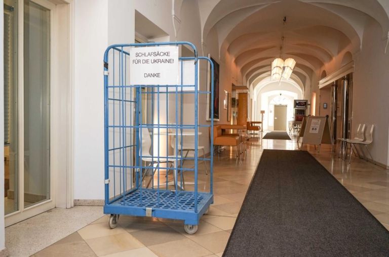 Hilfe f&uuml;r die Ukraine: Stadt Lienz sammelt Schlafs&auml;cke 