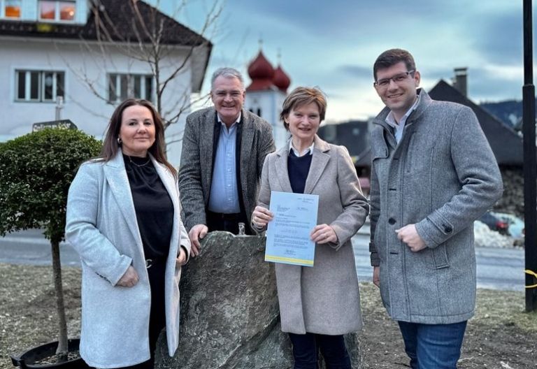 Ein Brunnen und B&auml;ume f&uuml;r Millstatt