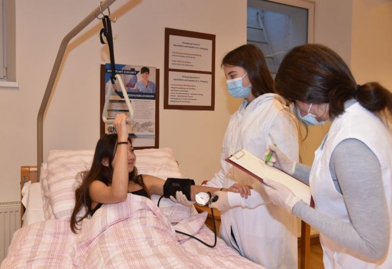 Pflegeausbildung auch an landwirtschaftlichen Fachschulen