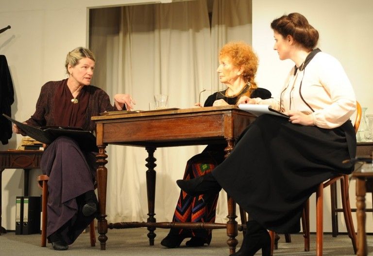 Theaterst&uuml;ck zur Geschichte des Frauenwahlrechts