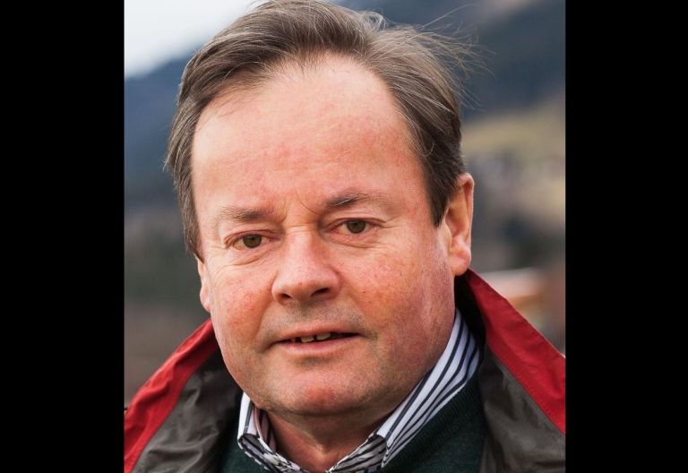 Schuster tritt wieder an