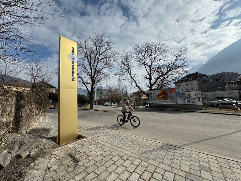 Lienz: Neue Info-Stelen begr&uuml;&szlig;en und informieren 
