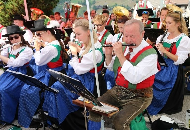 Beim Schutzengelfest wurden die Trachten geweiht