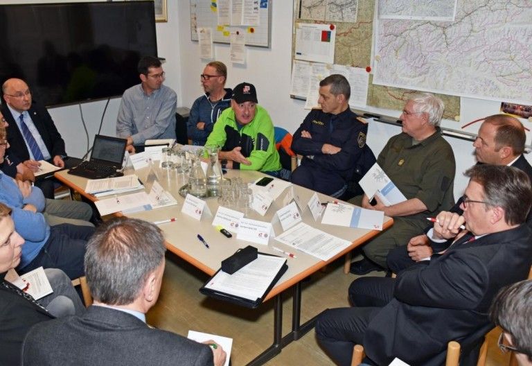 Lagebesprechung der Tiroler Landeseinsatzleitung