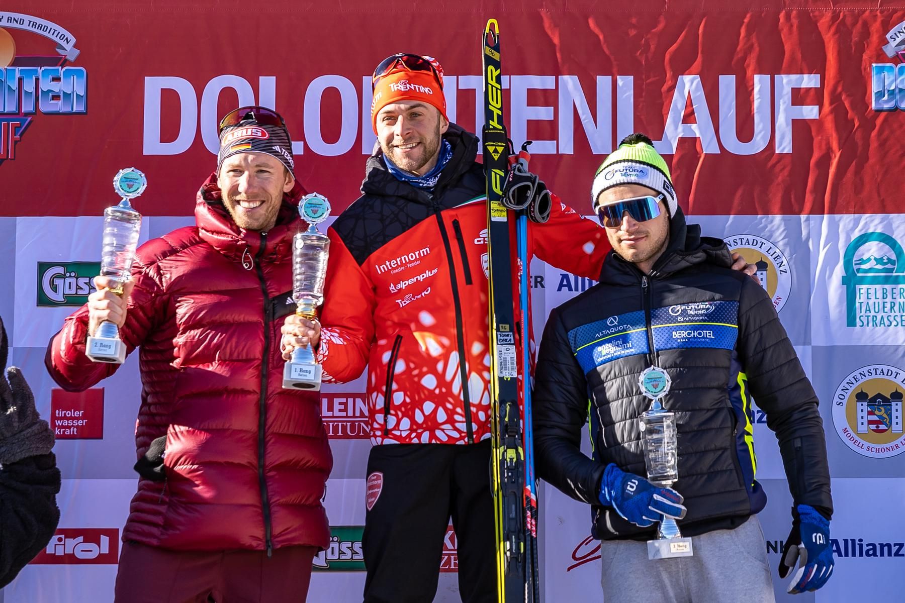Podium Herren 21km: 2. Platz Max Olex (GER), 1. Platz Tommaso Dellagiacoma (ITA), 3. Platz Manuel Amhof (ITA). Foto: Expa Pictures