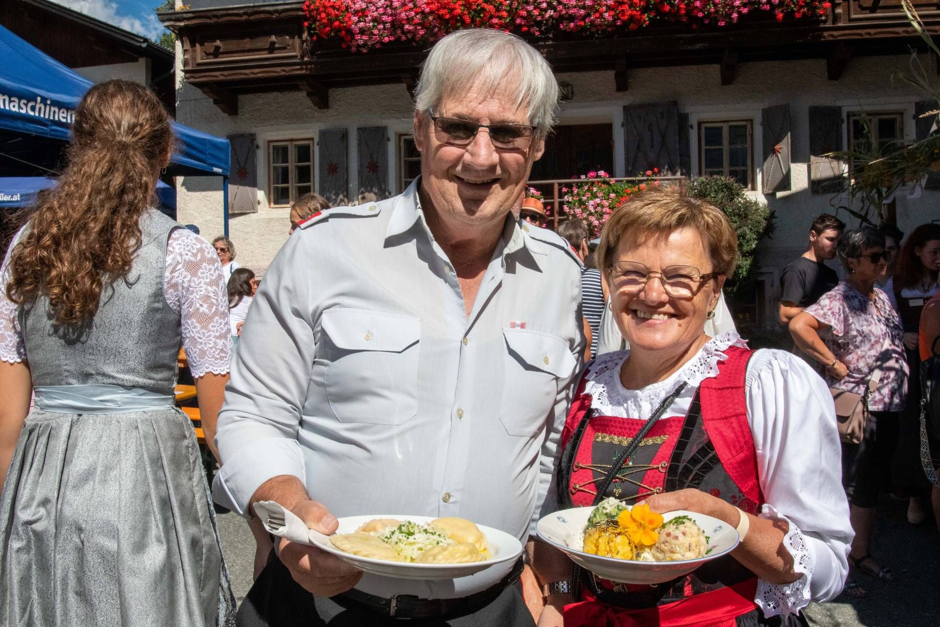 Kulinarisch verw&ouml;hnt wurden die vielen Besucher mit einer Kn&ouml;delvariation, Lesachtaler Schlipfkrapfen, Lesachtalburger und der Brotbratwurst.
