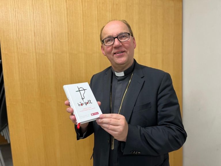 Bischof Glettler stellt Gebetsbuch "H&ouml;rgott" vor