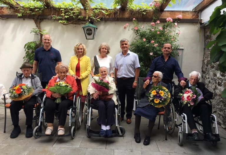 Die Hundertj&auml;hrigen, die gemeinsam feierten 