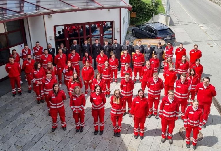 Neue Rettungssanit&auml;terInnen startklar f&uuml;r Einsatz