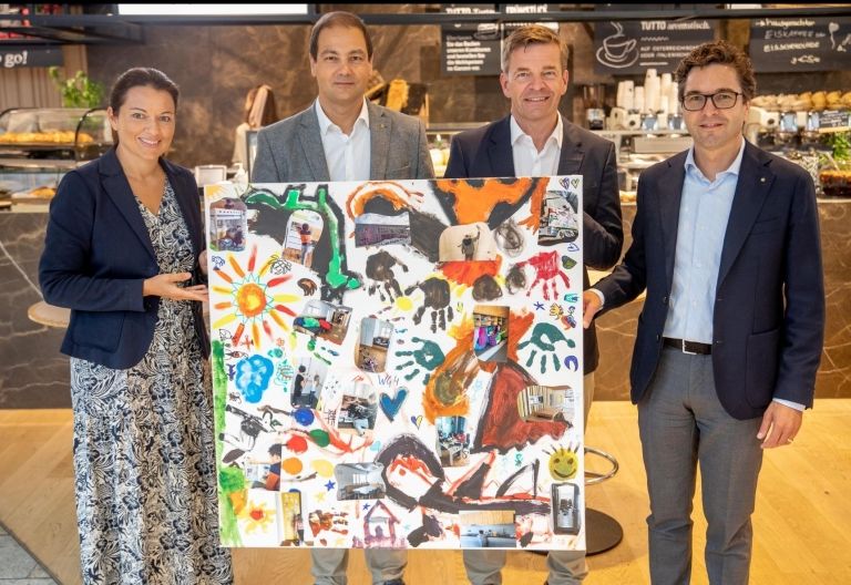 Interspar unterst&uuml;tzt SOS-Kinderdorf mit Jubil&auml;umsspende