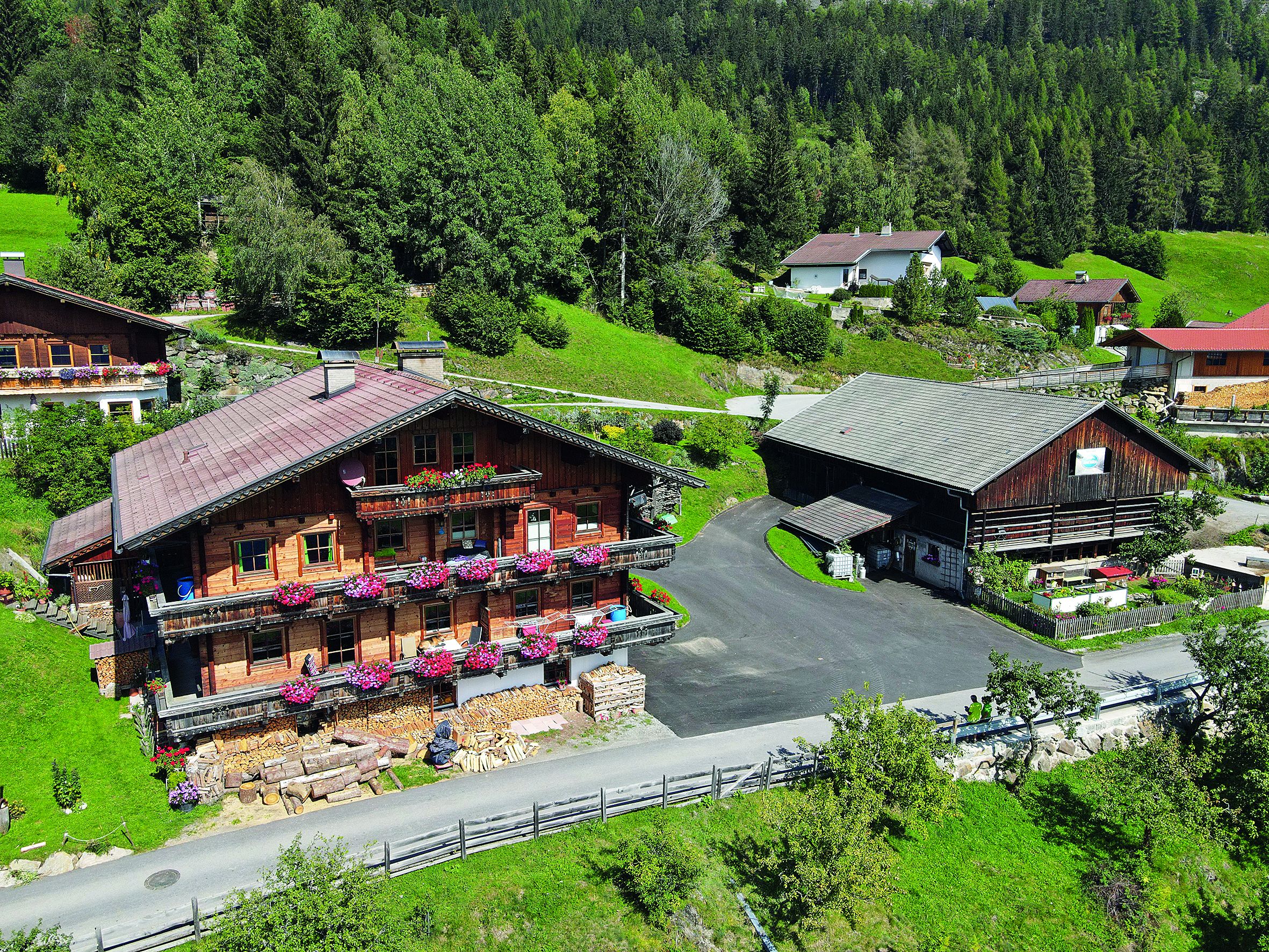 Erbhof Roana, Fam Poppeller, Oberleibnig, Haus aktuell
