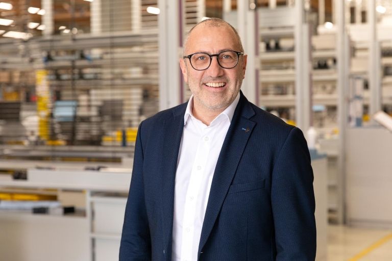 HELLA f&auml;hrt 2023 stabilen Umsatz auf Rekordniveau ein