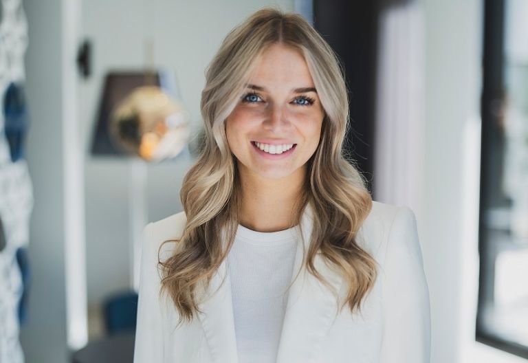 M&ouml;lltalerin steht im Finale der "Miss Alpin" Wahl