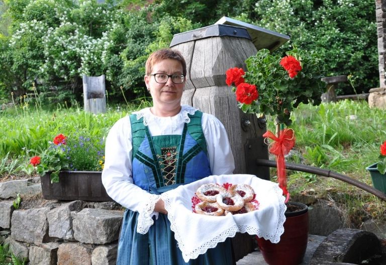 Bezirksb&auml;uerin geht mit Engagement in neue Amtszeit